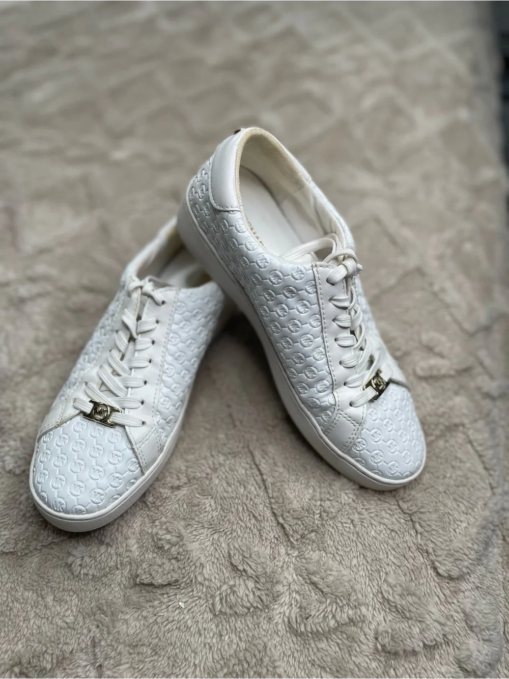 Michael Kors White Embossed Logo Leather Sneakers~ Size 6.5 M Dressy Casual
